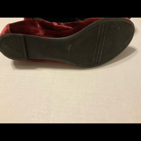 Simply Vera Vera Wang Burgundy Flats with Short Heels with Rhinestones - Picture 5 of 5